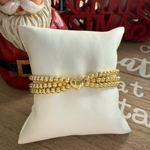 Elegant Gold Heart Bracelet